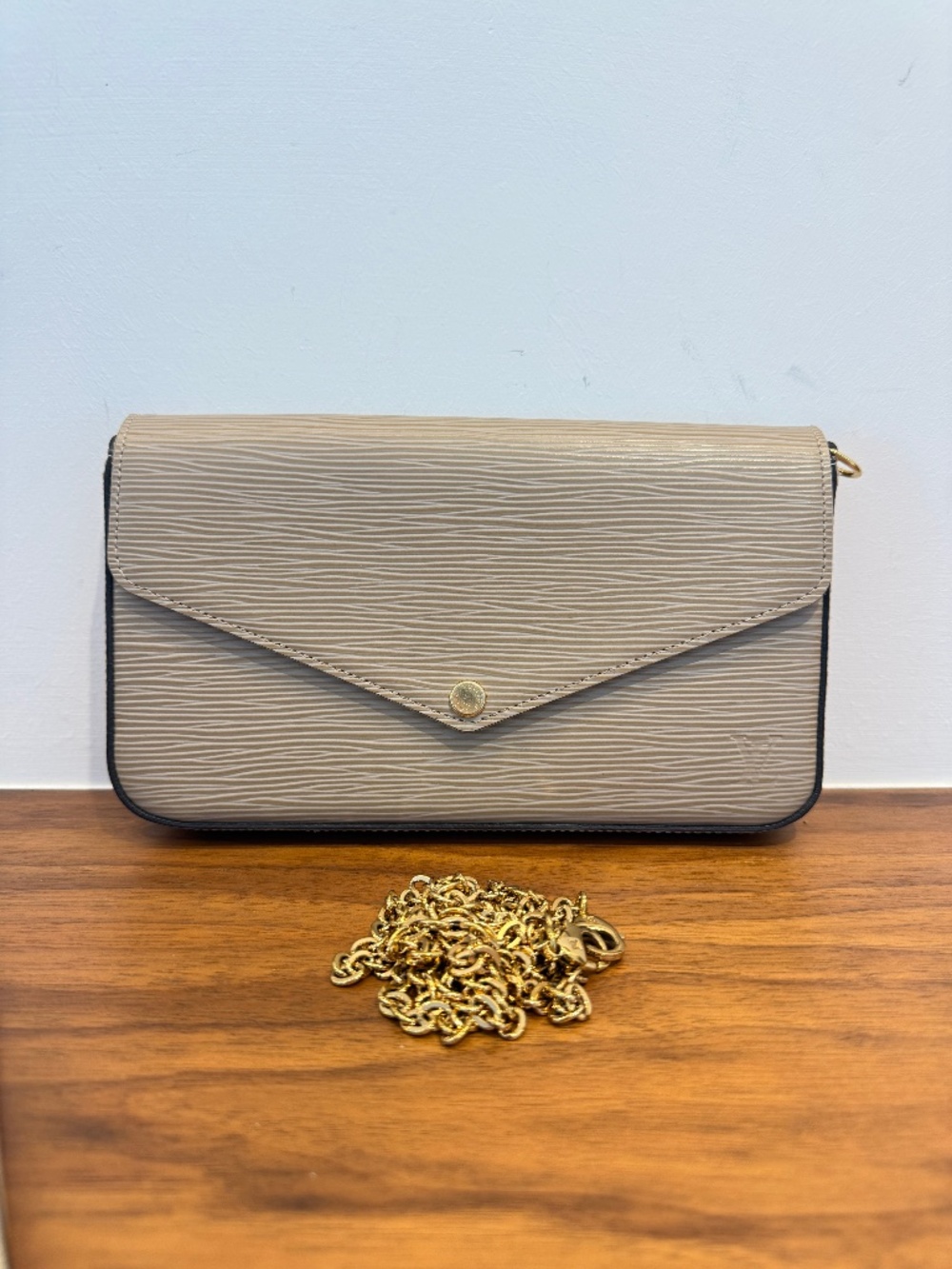 Louis Vuitton Epi Leather Felicie Pochette Chain Wallet Tourterelle